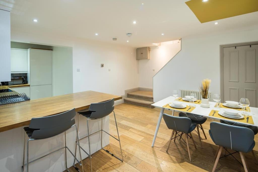 Superb Retreat Central Next Tube Apartment ลอนดอน ภายนอก รูปภาพ