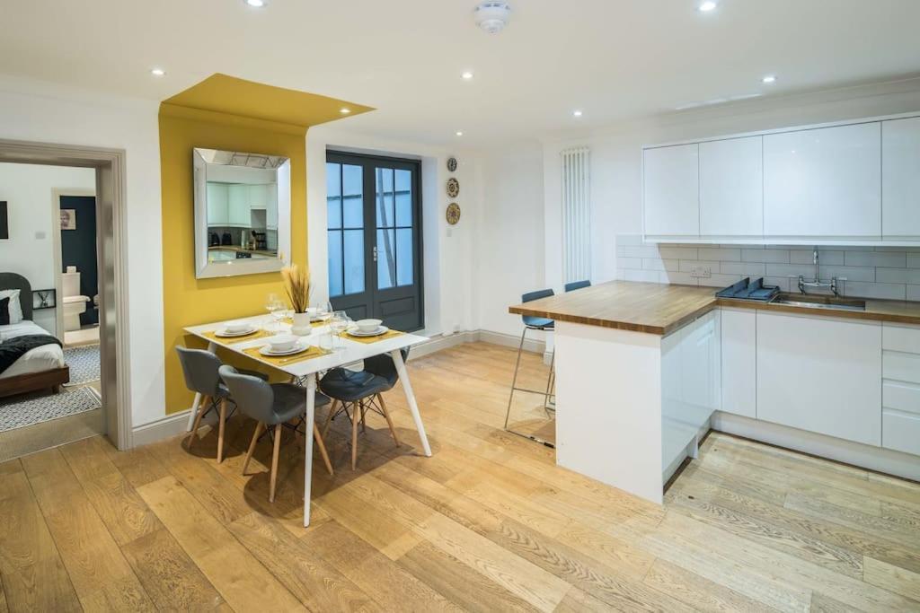 Superb Retreat Central Next Tube Apartment ลอนดอน ภายนอก รูปภาพ