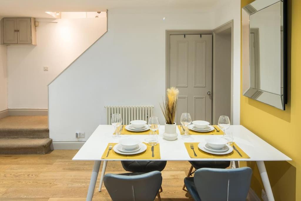 Superb Retreat Central Next Tube Apartment ลอนดอน ภายนอก รูปภาพ